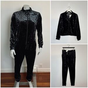 NWT - Ricki's - Velour Track Suit in Black. Crushed Velvet. Medium / Small